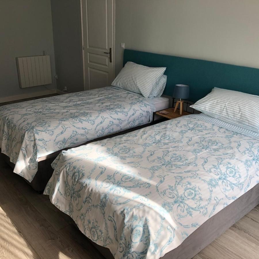 Blacksmiths Apartment In Blanzay - 1 Bed ภายนอก รูปภาพ